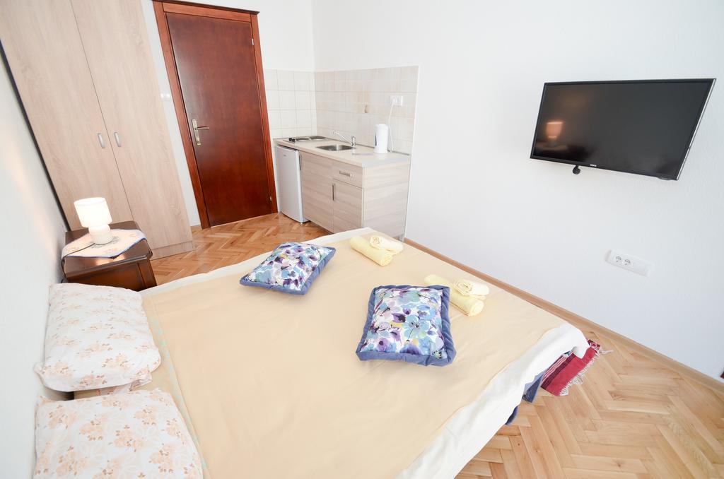Apartments Ceklin Котор Екстер'єр фото