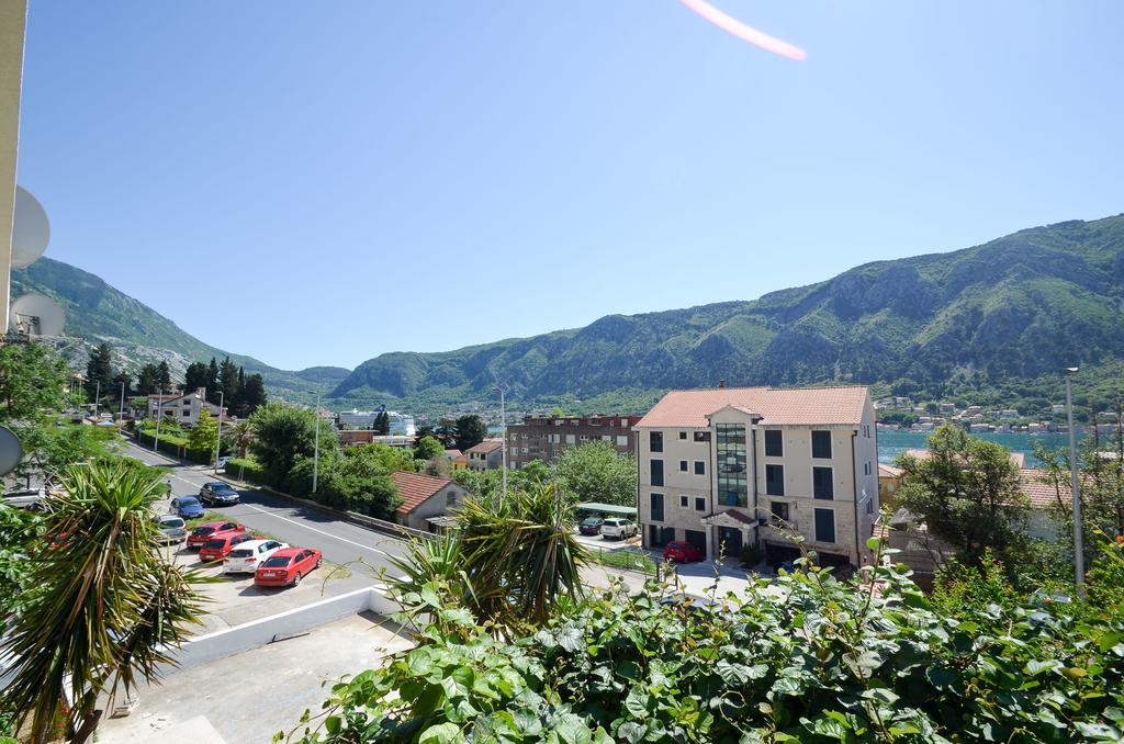 Apartments Ceklin Котор Екстер'єр фото