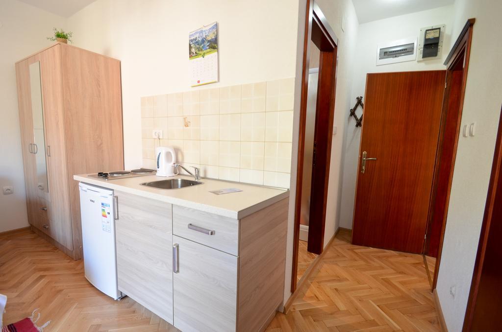 Apartments Ceklin Котор Екстер'єр фото