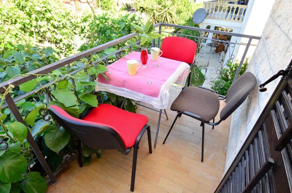 Apartments Ceklin Котор Екстер'єр фото