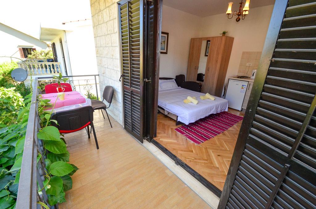 Apartments Ceklin Котор Екстер'єр фото