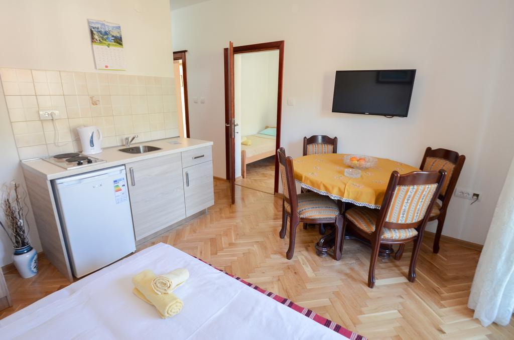 Apartments Ceklin Котор Екстер'єр фото
