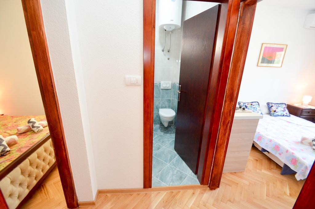 Apartments Ceklin Котор Екстер'єр фото