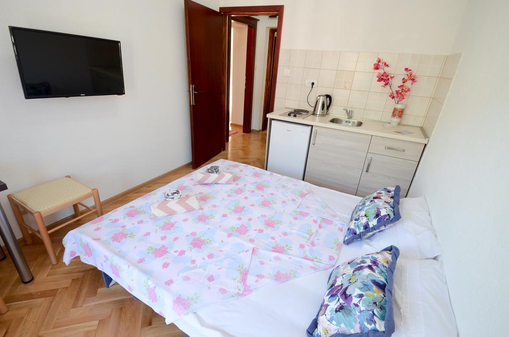 Apartments Ceklin Котор Екстер'єр фото